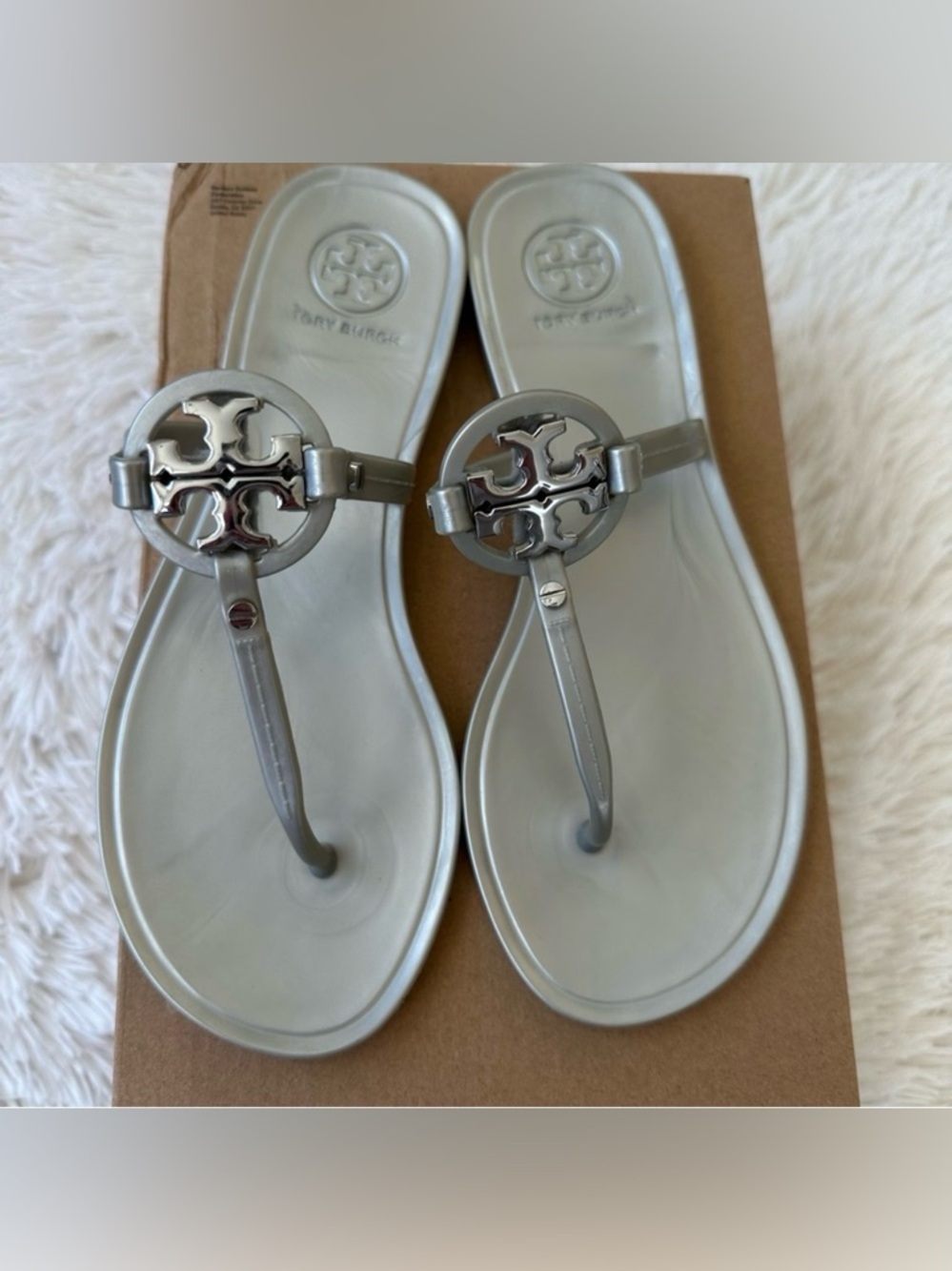 Tory Burch Mini Miller Women’s Metallic Silver Jelly Thong Sandals Size: 5